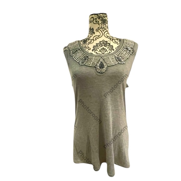 Luii Tops - Grey sleeveless tee shirt with pearl and gem stones collar